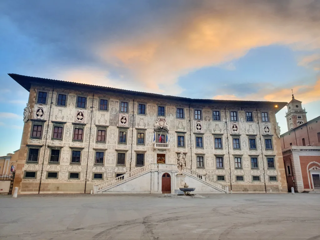 Edificio de la Plaza de los Caballeros de Pisa