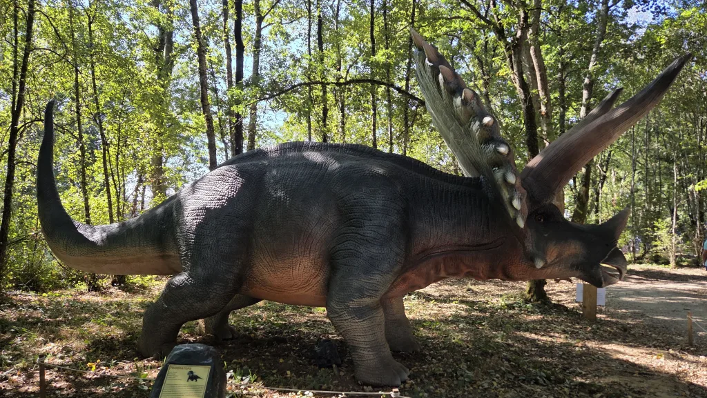 Uno de los dinosaurios de Terra Nublar, en Galicia